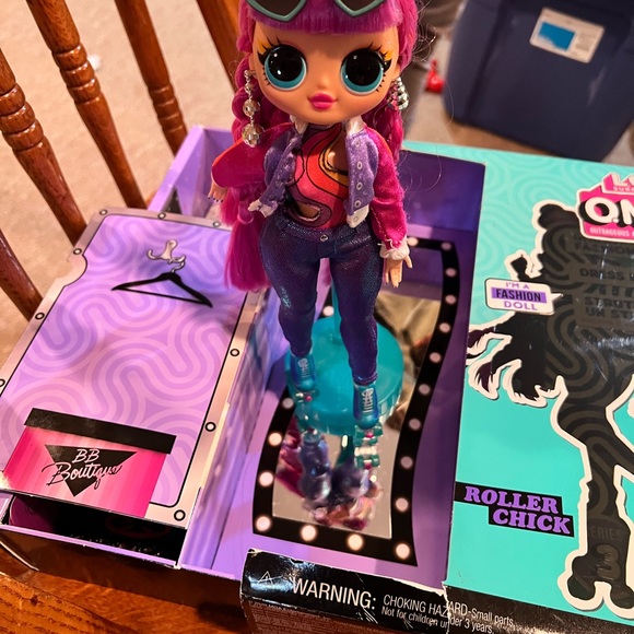 L.O.L. O.M.G doll Roller Chick - Picture 2 of 4